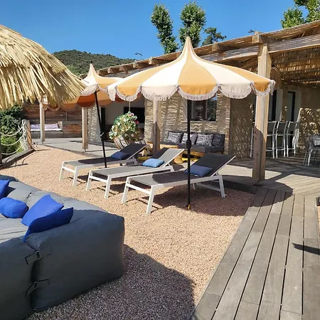 Pieds Dans L'eau Avec Acces Et Jacuzzi Villa Tiuccia