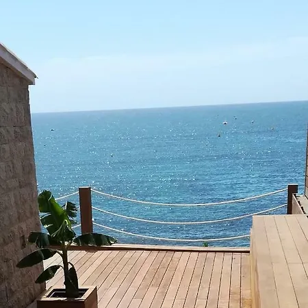 Villa Pieds Dans L'eau Avec Acces Et Jacuzzi *